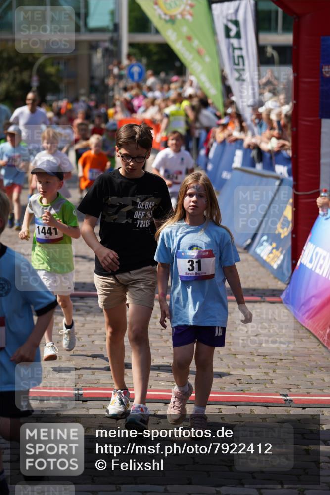 13.06.2025 - Holstenköstenlauf Felixshl http://msf.ph/oto/7922412 13.06.2025 15:37:29 Laufen 31, 44, 60, 84, 176, 177, 273, 279, 286, 824, 947, 1199, 1378, 1411, 1437, 1441, 1446, 1447, 1863 meine-sportfotos.de