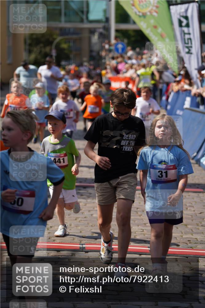 13.06.2025 - Holstenköstenlauf Felixshl http://msf.ph/oto/7922413 13.06.2025 15:37:29 Laufen 31, 44, 60, 84, 176, 177, 273, 279, 286, 824, 947, 1199, 1378, 1411, 1437, 1441, 1446, 1447, 1863 meine-sportfotos.de
