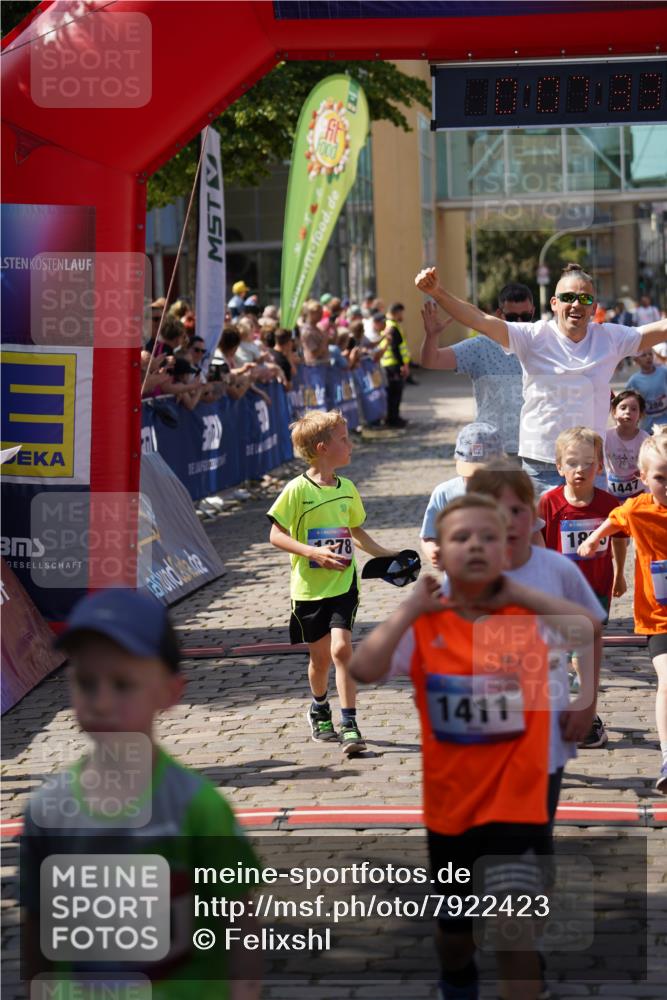 13.06.2025 - Holstenköstenlauf Felixshl http://msf.ph/oto/7922423 13.06.2025 15:37:33 Laufen 44, 67, 84, 177, 279, 286, 824, 946, 947, 1199, 1378, 1411, 1437, 1447, 1801, 1863 meine-sportfotos.de