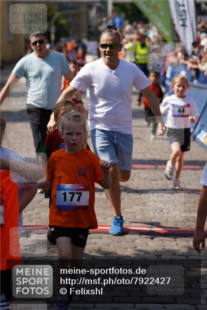 13.06.2025 - Holstenköstenlauf Felixshl http://msf.ph/oto/7922427 13.06.2025 15:37:35 Laufen 44, 67, 84, 177, 279, 286, 824, 946, 1199, 1378, 1414, 1437, 1447, 1801, 1863 meine-sportfotos.de