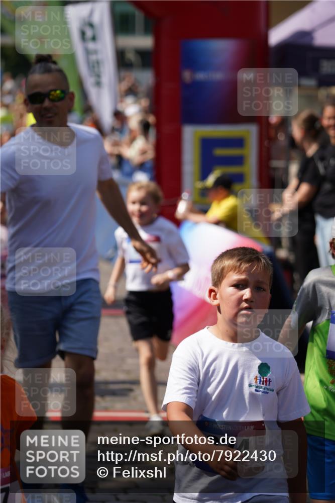 13.06.2025 - Holstenköstenlauf Felixshl http://msf.ph/oto/7922430 13.06.2025 15:37:35 Laufen 44, 67, 84, 177, 279, 286, 824, 946, 1199, 1378, 1414, 1437, 1447, 1801, 1863 meine-sportfotos.de