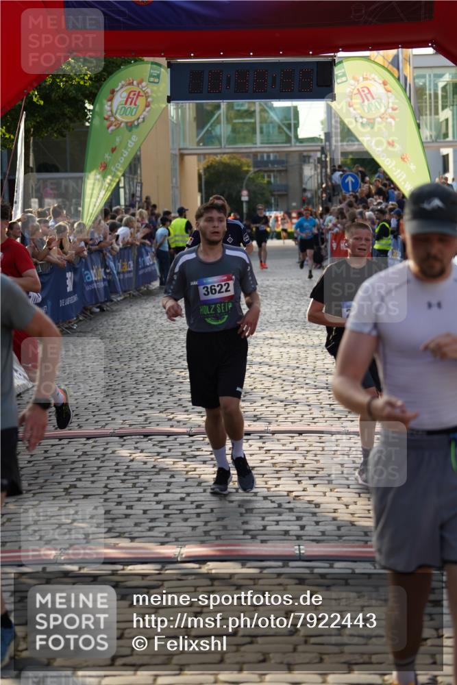 13.06.2025 - Holstenköstenlauf Felixshl http://msf.ph/oto/7922443 13.06.2025 19:48:55 Laufen 2259, 2282, 2408, 2669, 2685, 2786, 3622 meine-sportfotos.de