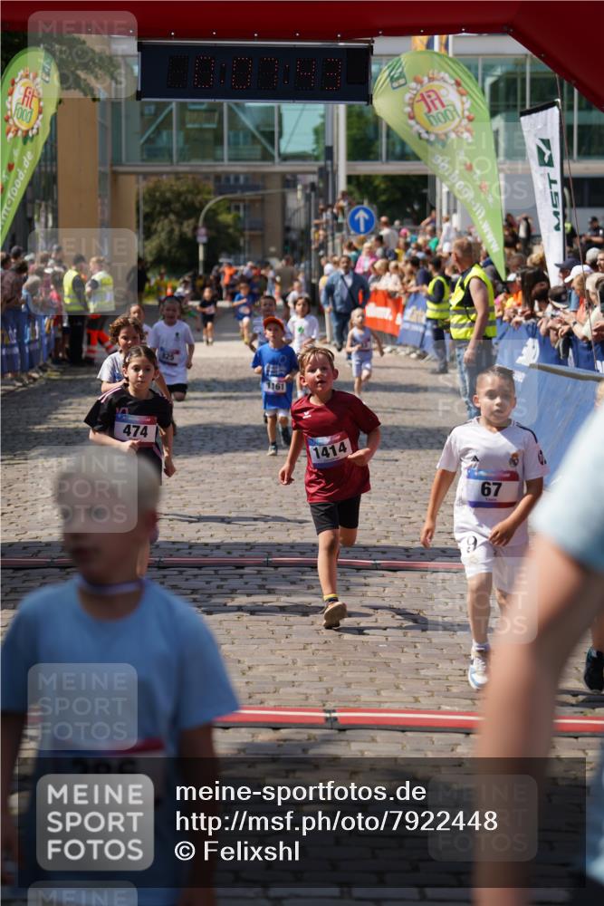 13.06.2025 - Holstenköstenlauf Felixshl http://msf.ph/oto/7922448 13.06.2025 15:37:43 Laufen 67, 825, 831, 833, 945, 946, 1161, 1376, 1414, 1941 meine-sportfotos.de