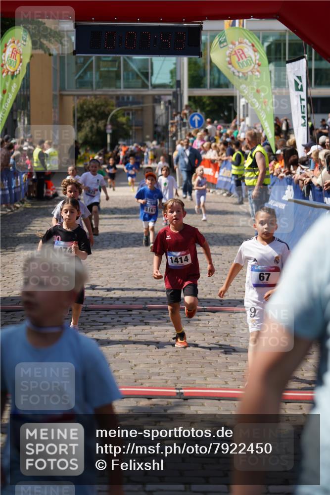 13.06.2025 - Holstenköstenlauf Felixshl http://msf.ph/oto/7922450 13.06.2025 15:37:43 Laufen 67, 825, 831, 833, 945, 946, 1161, 1376, 1414, 1941 meine-sportfotos.de