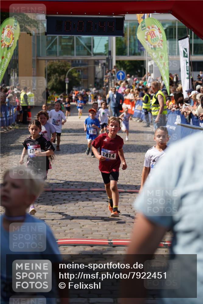 13.06.2025 - Holstenköstenlauf Felixshl http://msf.ph/oto/7922451 13.06.2025 15:37:43 Laufen 67, 825, 831, 833, 945, 946, 1161, 1376, 1414, 1941 meine-sportfotos.de