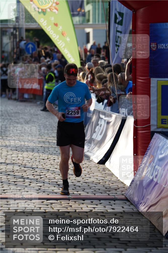 13.06.2025 - Holstenköstenlauf Felixshl http://msf.ph/oto/7922464 13.06.2025 19:49:03 Laufen 2062, 2097, 2259, 3238 meine-sportfotos.de