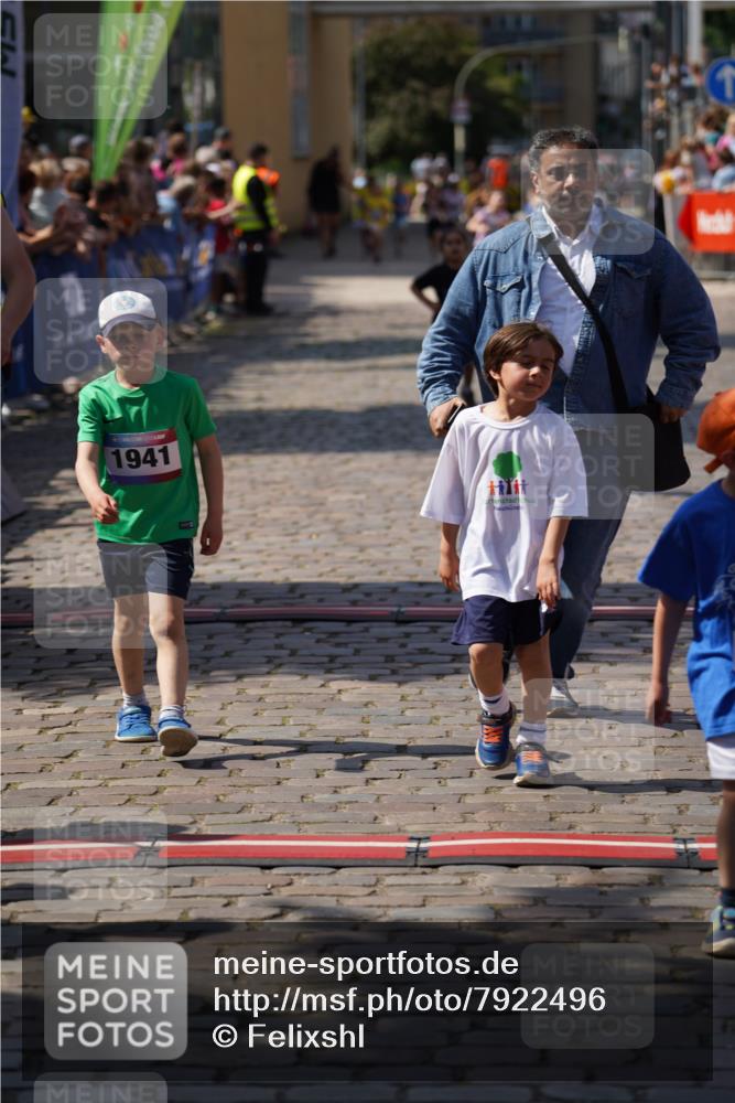 13.06.2025 - Holstenköstenlauf Felixshl http://msf.ph/oto/7922496 13.06.2025 15:37:52 Laufen 3, 39, 833, 942, 1376, 1827, 1941 meine-sportfotos.de