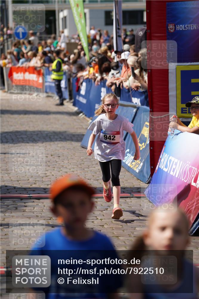 13.06.2025 - Holstenköstenlauf Felixshl http://msf.ph/oto/7922510 13.06.2025 15:37:55 Laufen 3, 39, 426, 428, 429, 572, 942, 1827, 1855 meine-sportfotos.de