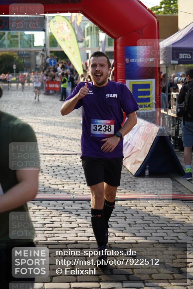 13.06.2025 - Holstenköstenlauf Felixshl http://msf.ph/oto/7922512 13.06.2025 19:49:11 Laufen 2097, 3216, 3238 meine-sportfotos.de