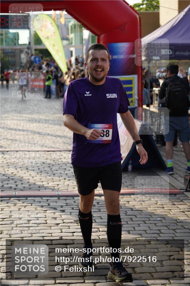 13.06.2025 - Holstenköstenlauf Felixshl http://msf.ph/oto/7922516 13.06.2025 19:49:12 Laufen 3216, 3238 meine-sportfotos.de