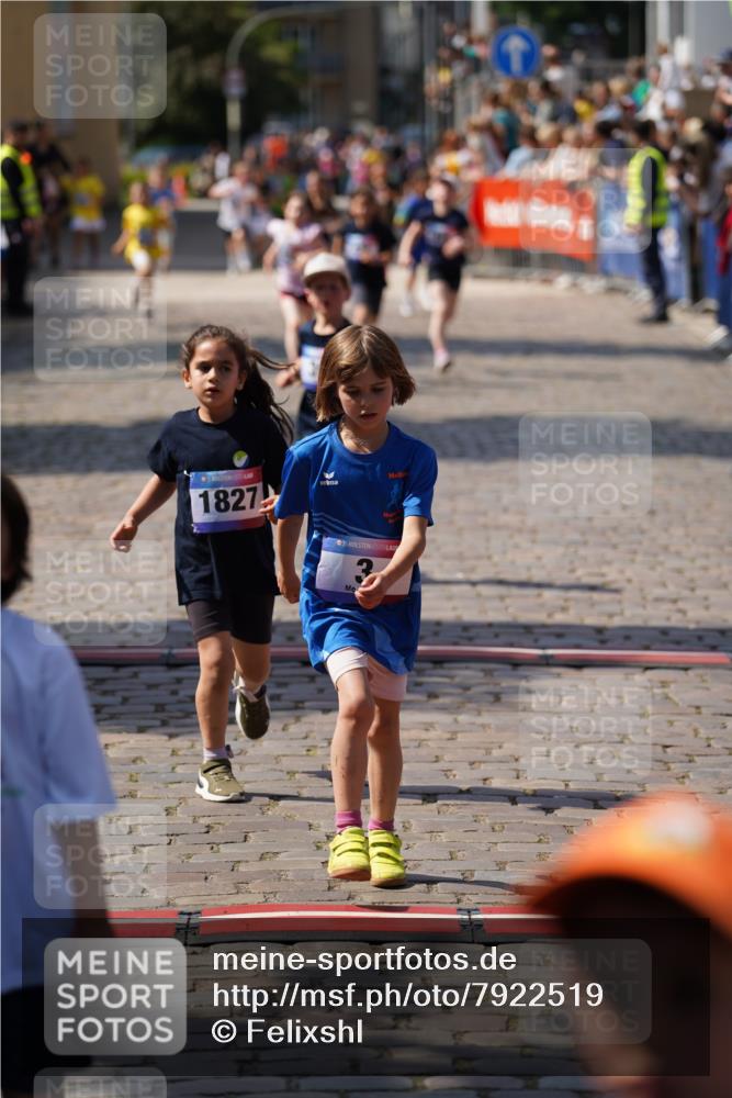 13.06.2025 - Holstenköstenlauf Felixshl http://msf.ph/oto/7922519 13.06.2025 15:37:57 Laufen 3, 39, 426, 428, 429, 572, 942, 1827, 1855 meine-sportfotos.de