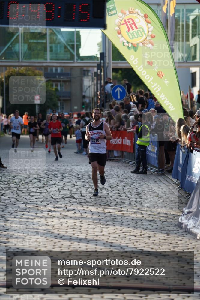 13.06.2025 - Holstenköstenlauf Felixshl http://msf.ph/oto/7922522 13.06.2025 19:49:14 Laufen 3216 meine-sportfotos.de