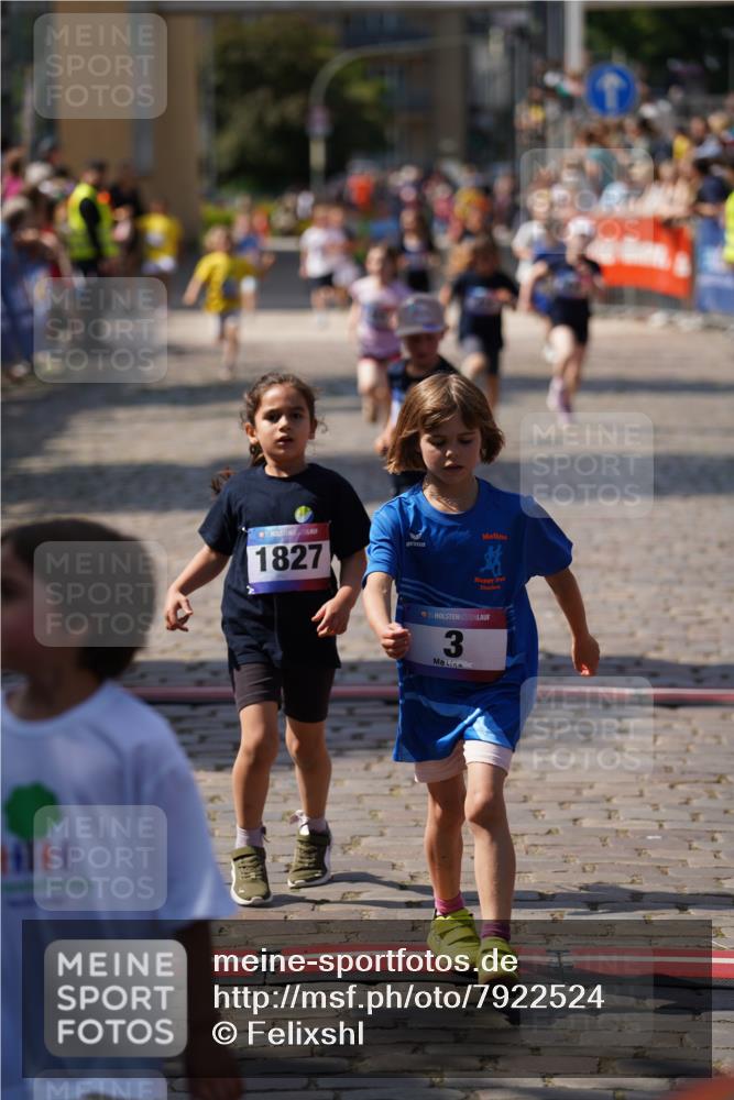 13.06.2025 - Holstenköstenlauf Felixshl http://msf.ph/oto/7922524 13.06.2025 15:37:57 Laufen 3, 39, 426, 428, 429, 572, 942, 1827, 1855 meine-sportfotos.de
