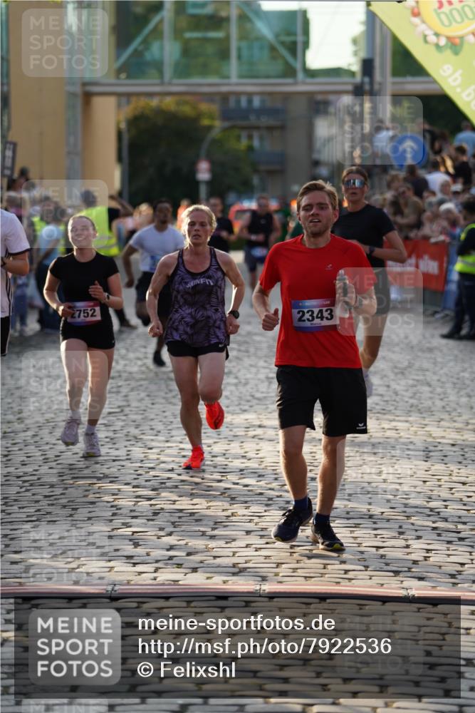 13.06.2025 - Holstenköstenlauf Felixshl http://msf.ph/oto/7922536 13.06.2025 19:49:23 Laufen 2211, 2216, 2343, 2528, 2548, 2752, 2839, 2944 meine-sportfotos.de