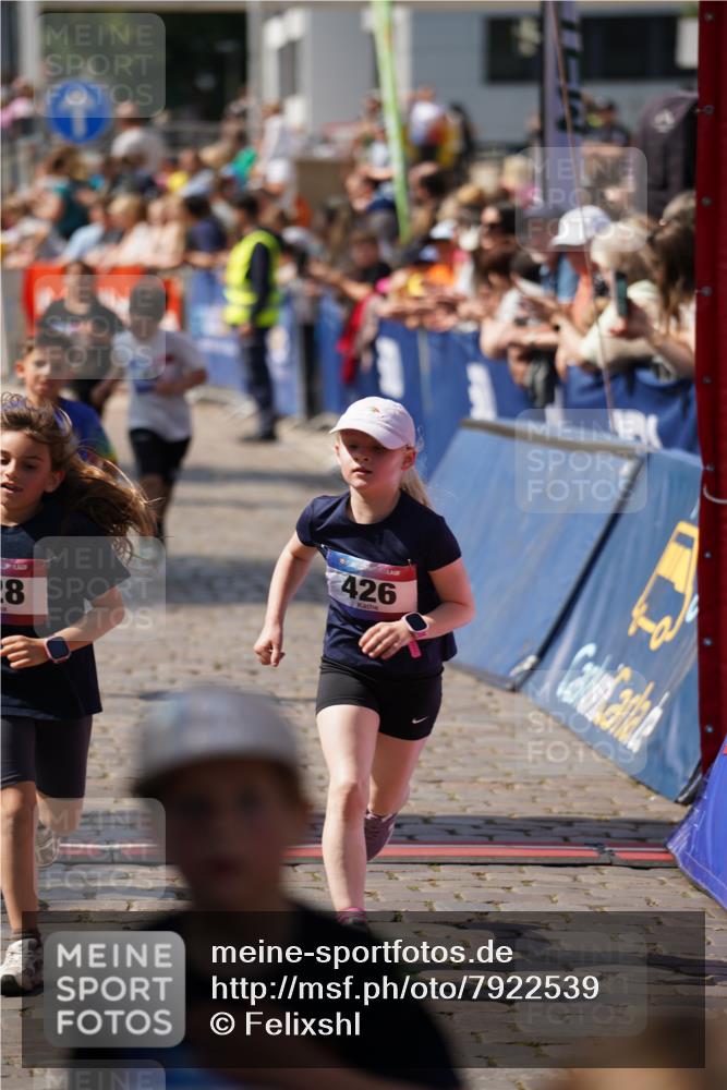 13.06.2025 - Holstenköstenlauf Felixshl http://msf.ph/oto/7922539 13.06.2025 15:38:02 Laufen 39, 42, 272, 421, 426, 428, 429, 572, 675, 834, 1198, 1855 meine-sportfotos.de