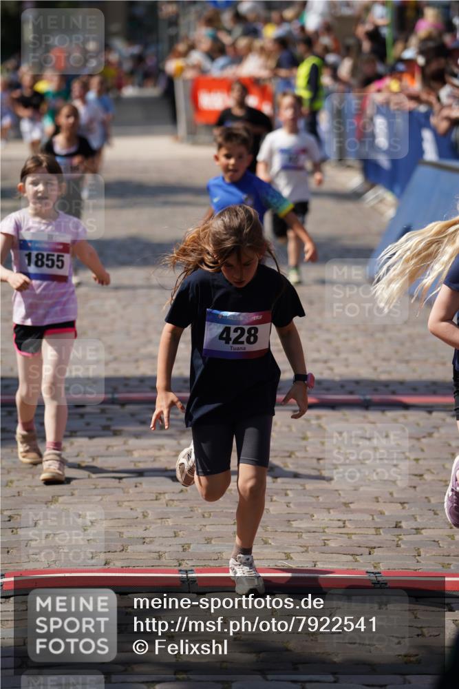13.06.2025 - Holstenköstenlauf Felixshl http://msf.ph/oto/7922541 13.06.2025 15:38:03 Laufen 42, 272, 421, 426, 428, 429, 572, 675, 834, 1198, 1855 meine-sportfotos.de