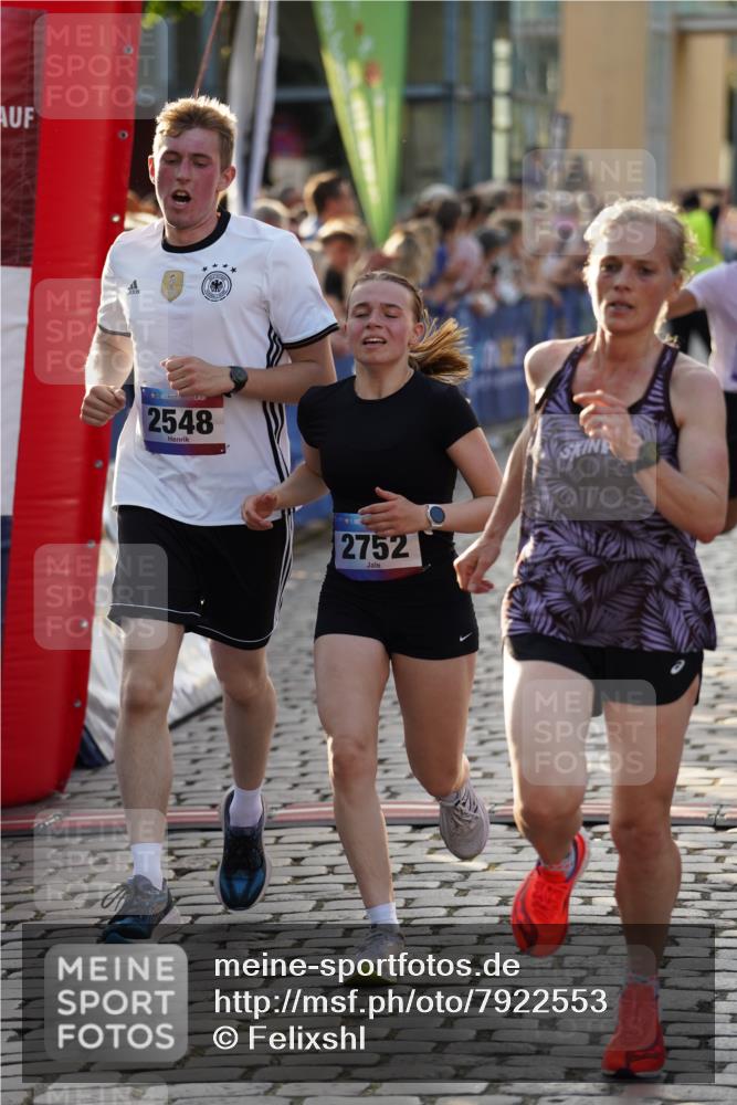 13.06.2025 - Holstenköstenlauf Felixshl http://msf.ph/oto/7922553 13.06.2025 19:49:25 Laufen 2211, 2216, 2343, 2528, 2548, 2752, 2839, 2944, 3792 meine-sportfotos.de
