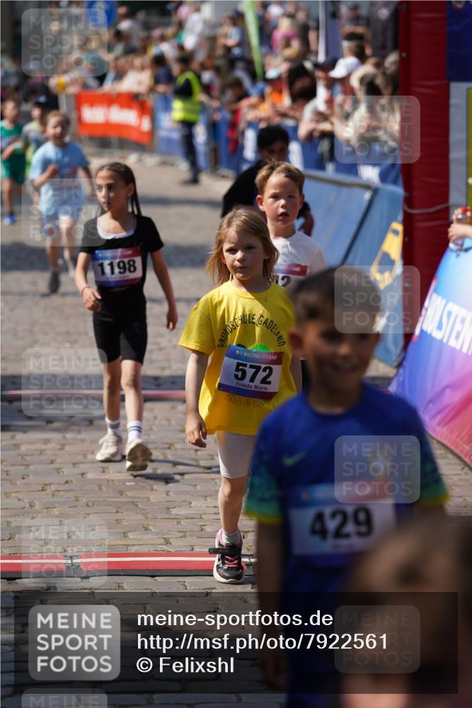 13.06.2025 - Holstenköstenlauf Felixshl http://msf.ph/oto/7922561 13.06.2025 15:38:07 Laufen 36, 42, 272, 417, 421, 429, 564, 572, 675, 834, 1198, 1440, 1894 meine-sportfotos.de