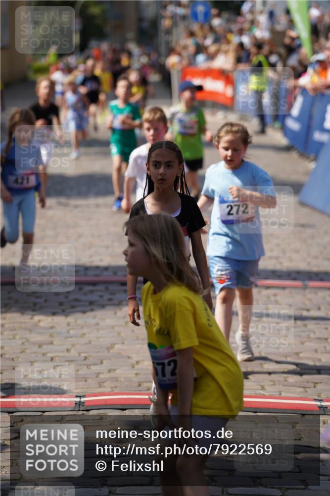 13.06.2025 - Holstenköstenlauf Felixshl http://msf.ph/oto/7922569 13.06.2025 15:38:10 Laufen 36, 42, 272, 417, 421, 564, 675, 834, 1198, 1380, 1440, 1825, 1894 meine-sportfotos.de