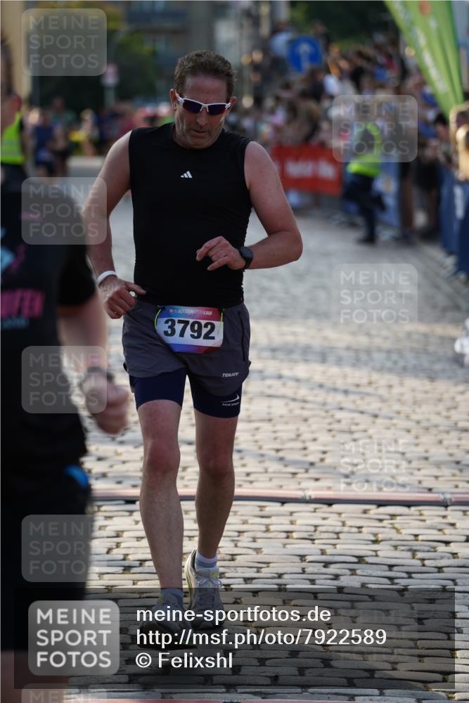 13.06.2025 - Holstenköstenlauf Felixshl http://msf.ph/oto/7922589 13.06.2025 19:49:33 Laufen 2839, 2944, 3229, 3792, 3824 meine-sportfotos.de