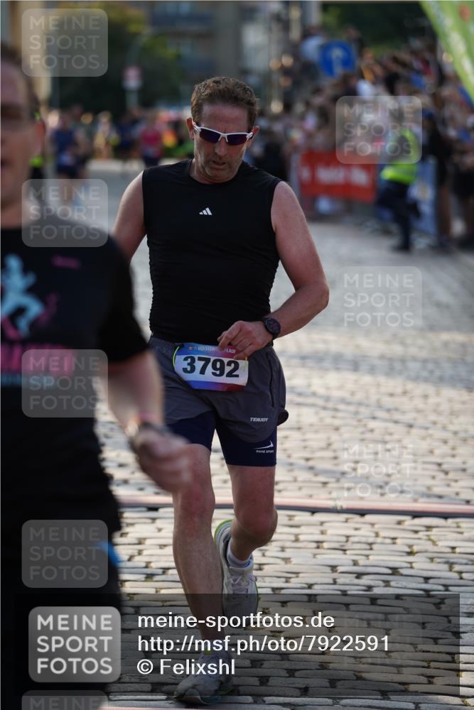13.06.2025 - Holstenköstenlauf Felixshl http://msf.ph/oto/7922591 13.06.2025 19:49:33 Laufen 2839, 2944, 3229, 3792, 3824 meine-sportfotos.de