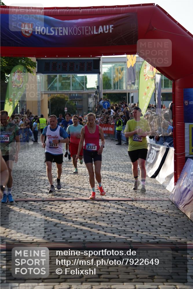 13.06.2025 - Holstenköstenlauf Felixshl http://msf.ph/oto/7922649 13.06.2025 19:49:45 Laufen 2019, 2165, 2197, 2309, 2323, 2569, 2799, 3029, 3212 meine-sportfotos.de