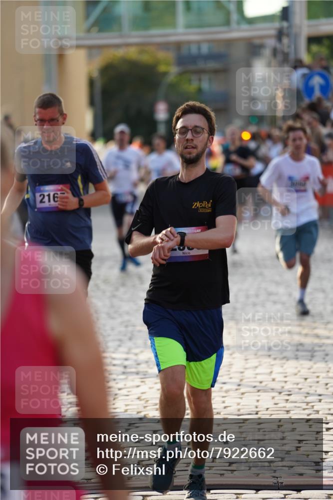 13.06.2025 - Holstenköstenlauf Felixshl http://msf.ph/oto/7922662 13.06.2025 19:49:51 Laufen 2165, 2197, 2347, 2415, 2569, 2713, 3029, 3049, 3050 meine-sportfotos.de