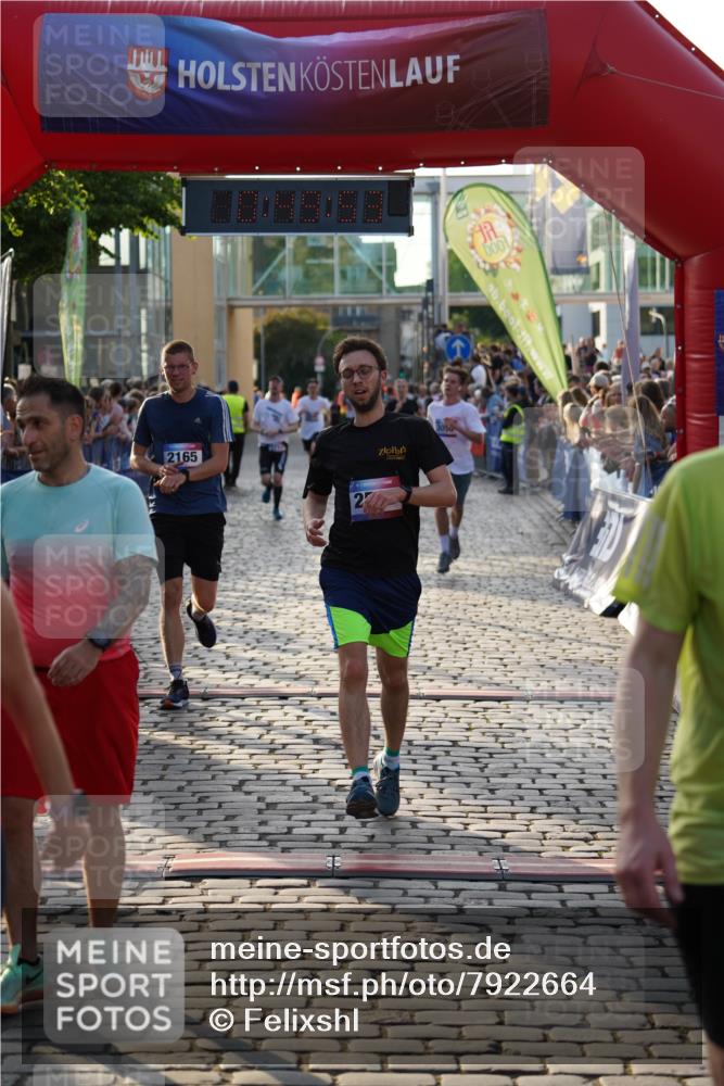 13.06.2025 - Holstenköstenlauf Felixshl http://msf.ph/oto/7922664 13.06.2025 19:49:52 Laufen 2165, 2347, 2415, 2569, 2713, 3049, 3050 meine-sportfotos.de