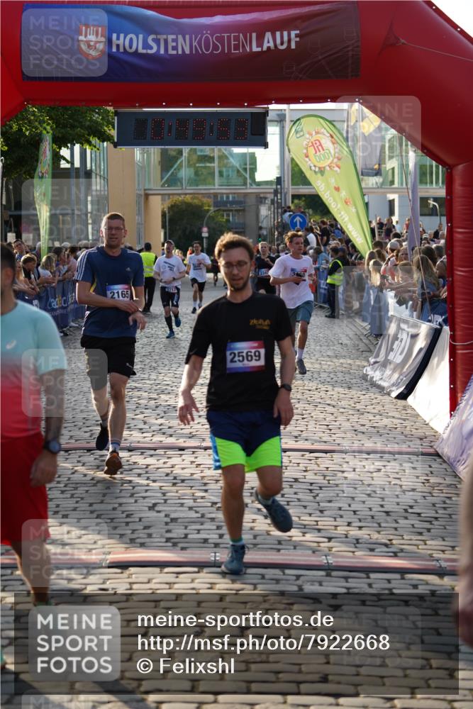 13.06.2025 - Holstenköstenlauf Felixshl http://msf.ph/oto/7922668 13.06.2025 19:49:53 Laufen 2165, 2347, 2415, 2569, 2713, 3049, 3050 meine-sportfotos.de