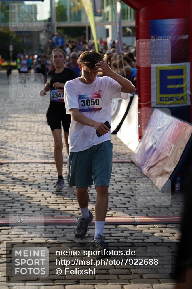 13.06.2025 - Holstenköstenlauf Felixshl http://msf.ph/oto/7922688 13.06.2025 19:49:57 Laufen 2215, 2347, 2415, 2713, 3049, 3050 meine-sportfotos.de