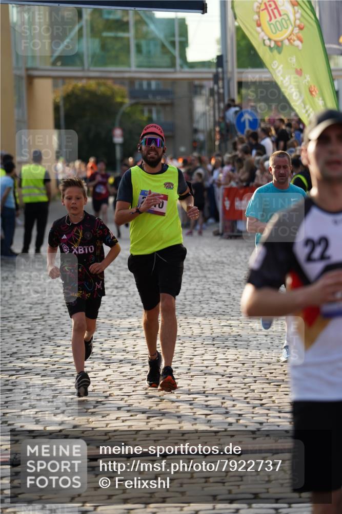 13.06.2025 - Holstenköstenlauf Felixshl http://msf.ph/oto/7922737 13.06.2025 19:50:06 Laufen 2015, 2215, 2545, 2810, 2845 meine-sportfotos.de