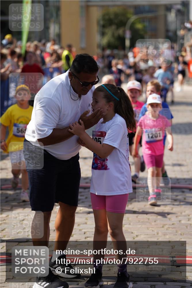 13.06.2025 - Holstenköstenlauf Felixshl http://msf.ph/oto/7922755 13.06.2025 15:38:50 Laufen 81, 87, 101, 271, 274, 425, 431, 565, 569, 673, 677, 678, 948, 1201, 1846, 1897 meine-sportfotos.de
