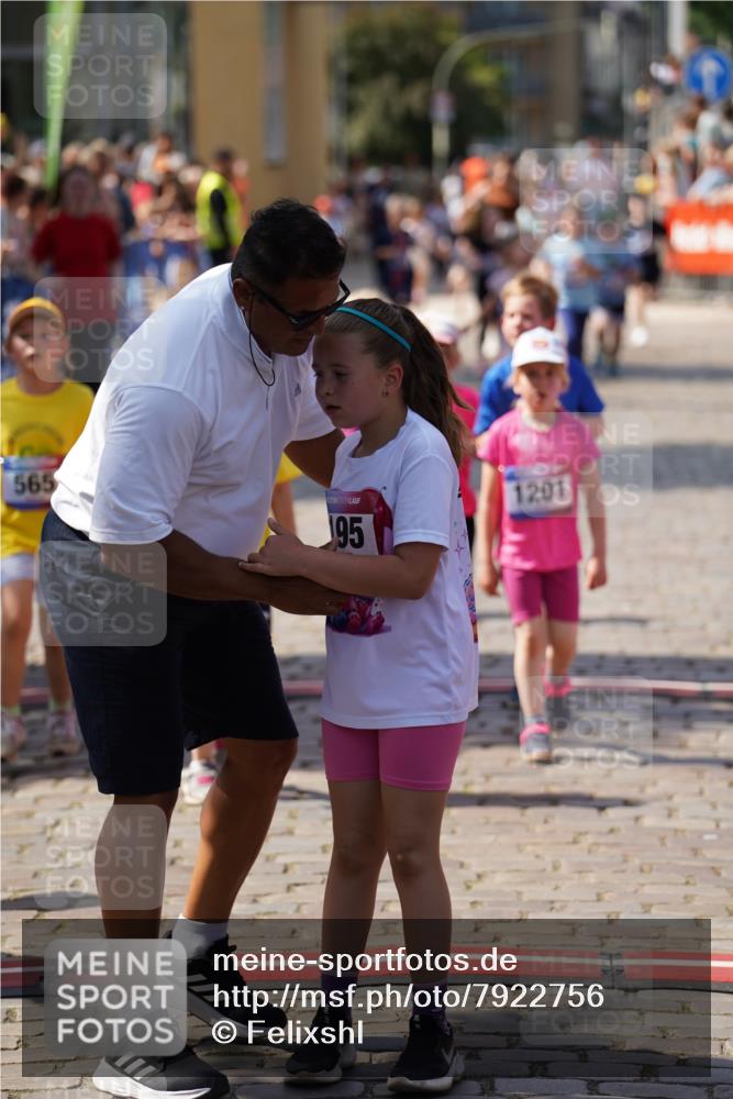 13.06.2025 - Holstenköstenlauf Felixshl http://msf.ph/oto/7922756 13.06.2025 15:38:50 Laufen 81, 87, 101, 271, 274, 425, 431, 565, 569, 673, 677, 678, 948, 1201, 1846, 1897 meine-sportfotos.de
