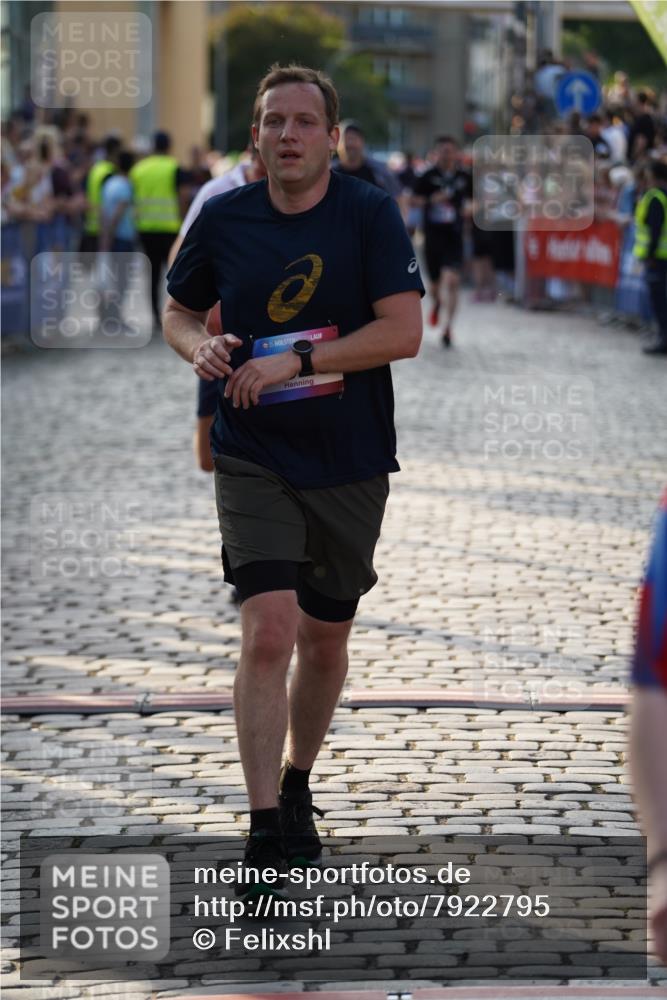 13.06.2025 - Holstenköstenlauf Felixshl http://msf.ph/oto/7922795 13.06.2025 19:50:21 Laufen 2551, 2631, 2823, 3115, 3117 meine-sportfotos.de