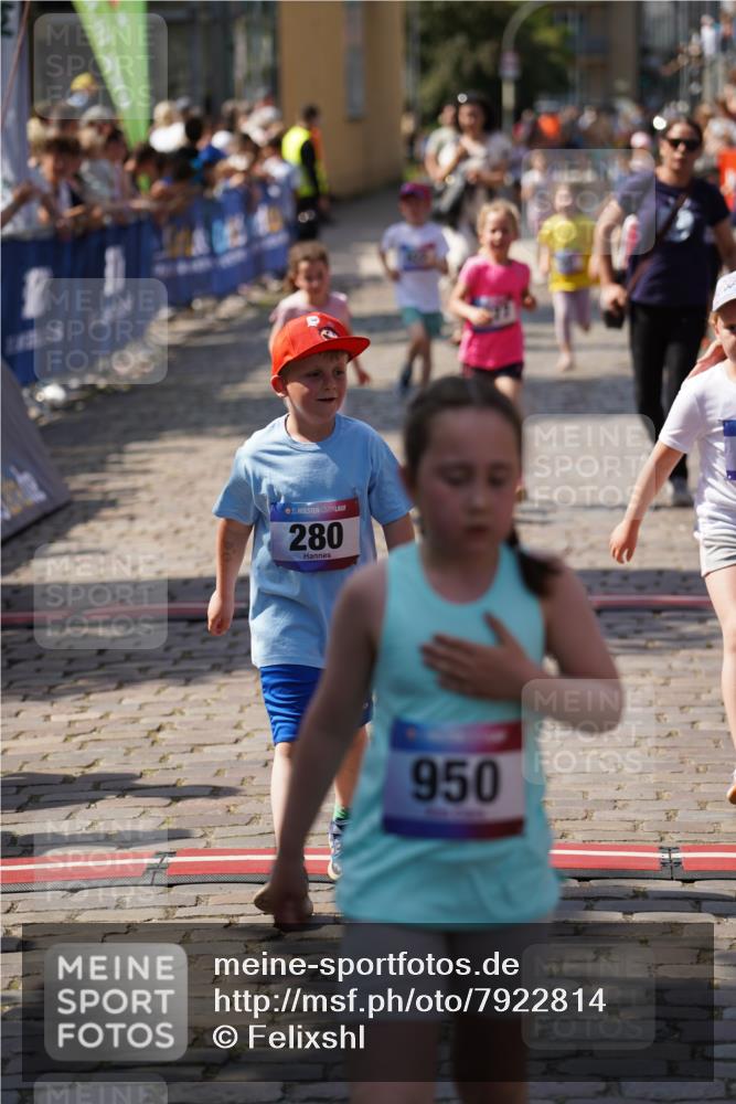 13.06.2025 - Holstenköstenlauf Felixshl http://msf.ph/oto/7922814 13.06.2025 15:39:06 Laufen 13, 86, 185, 186, 280, 561, 571, 671, 822, 823, 1291, 1852, 1877 meine-sportfotos.de