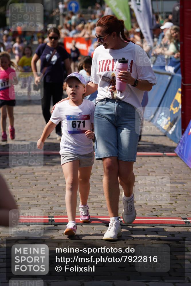 13.06.2025 - Holstenköstenlauf Felixshl http://msf.ph/oto/7922816 13.06.2025 15:39:07 Laufen 13, 86, 185, 186, 280, 561, 571, 671, 822, 823, 1291, 1852, 1877 meine-sportfotos.de