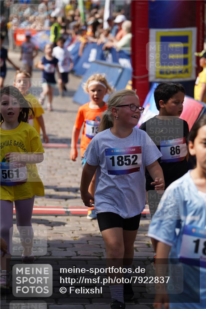 13.06.2025 - Holstenköstenlauf Felixshl http://msf.ph/oto/7922837 13.06.2025 15:39:14 Laufen 13, 47, 86, 277, 561, 571, 822, 828, 1291, 1853 meine-sportfotos.de