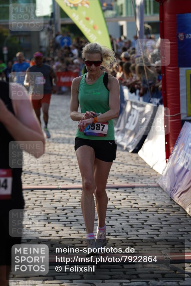 13.06.2025 - Holstenköstenlauf Felixshl http://msf.ph/oto/7922864 13.06.2025 19:50:41 Laufen 2598, 2769, 2794, 2824, 3016, 3144, 3264, 3587, 3601 meine-sportfotos.de