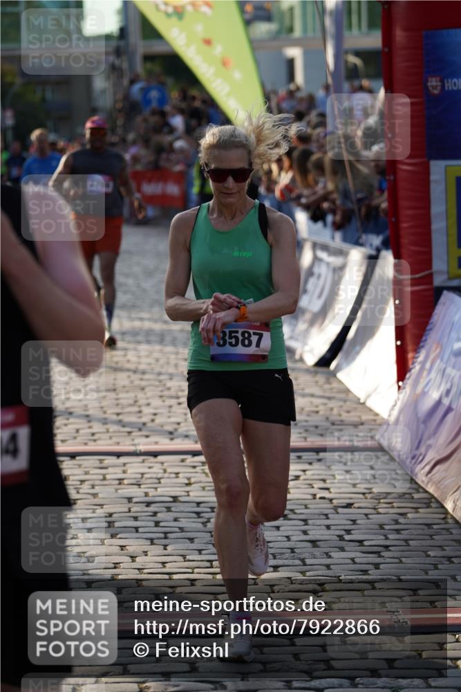 13.06.2025 - Holstenköstenlauf Felixshl http://msf.ph/oto/7922866 13.06.2025 19:50:41 Laufen 2598, 2769, 2794, 2824, 3016, 3144, 3264, 3587, 3601 meine-sportfotos.de