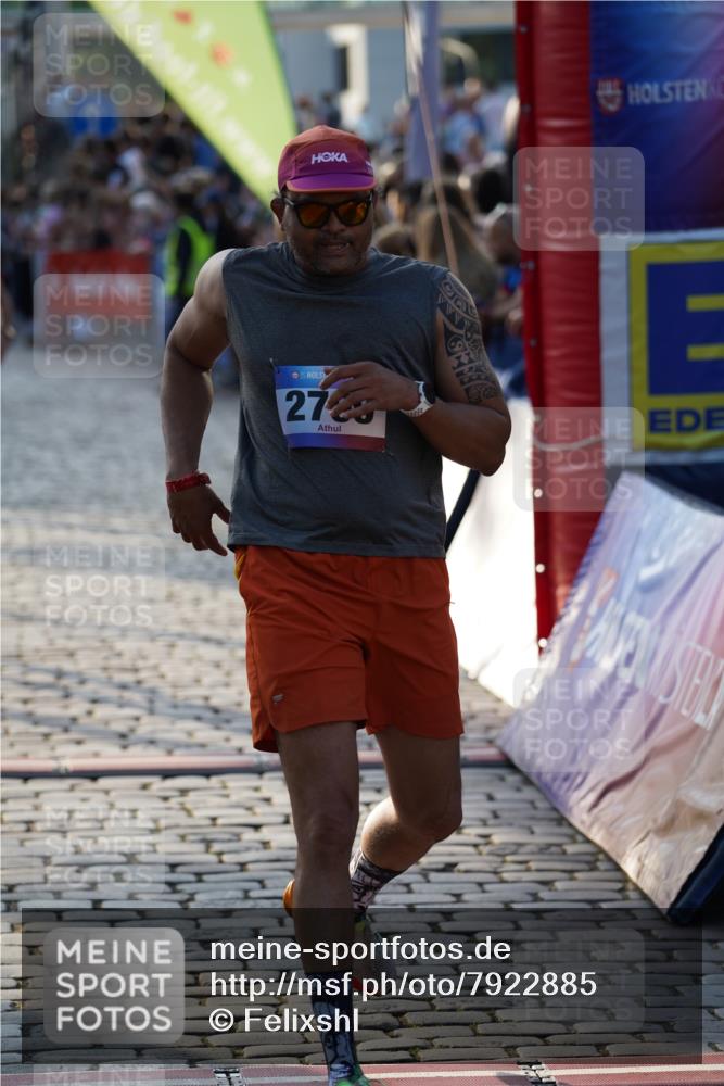 13.06.2025 - Holstenköstenlauf Felixshl http://msf.ph/oto/7922885 13.06.2025 19:50:44 Laufen 2598, 2724, 2769, 2824, 3016, 3144 meine-sportfotos.de