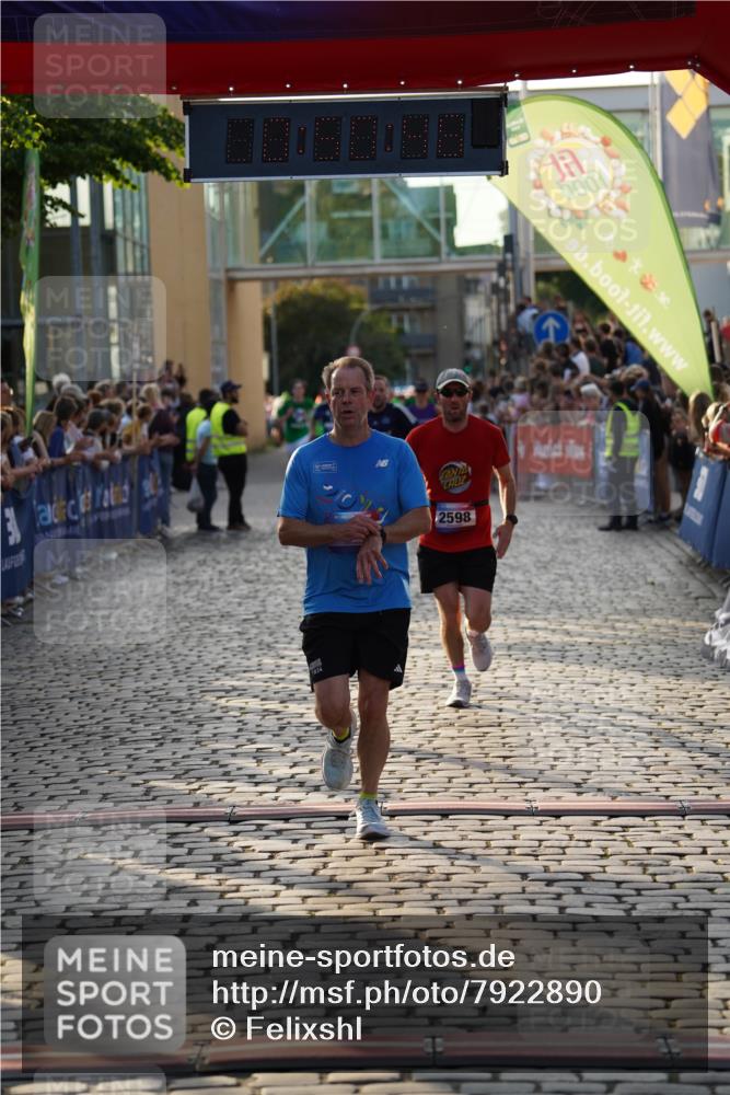 13.06.2025 - Holstenköstenlauf Felixshl http://msf.ph/oto/7922890 13.06.2025 19:50:45 Laufen 2598, 2724, 2769, 2824, 2926, 3016, 3144, 3595 meine-sportfotos.de