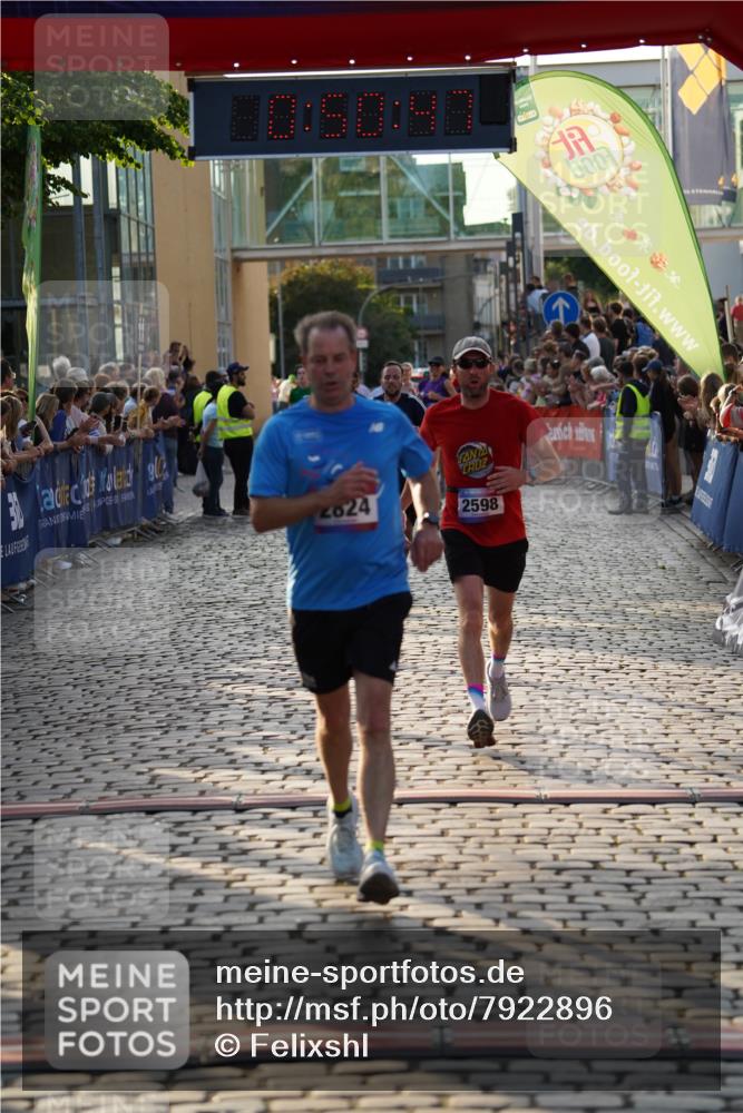 13.06.2025 - Holstenköstenlauf Felixshl http://msf.ph/oto/7922896 13.06.2025 19:50:46 Laufen 2598, 2724, 2769, 2824, 2926, 3016, 3144, 3595 meine-sportfotos.de