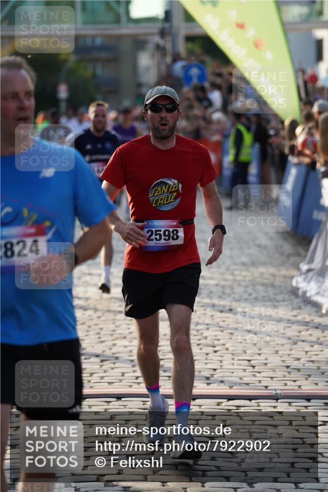 13.06.2025 - Holstenköstenlauf Felixshl http://msf.ph/oto/7922902 13.06.2025 19:50:47 Laufen 2598, 2724, 2824, 2926, 3016, 3144, 3582, 3595, 3627, 3796 meine-sportfotos.de