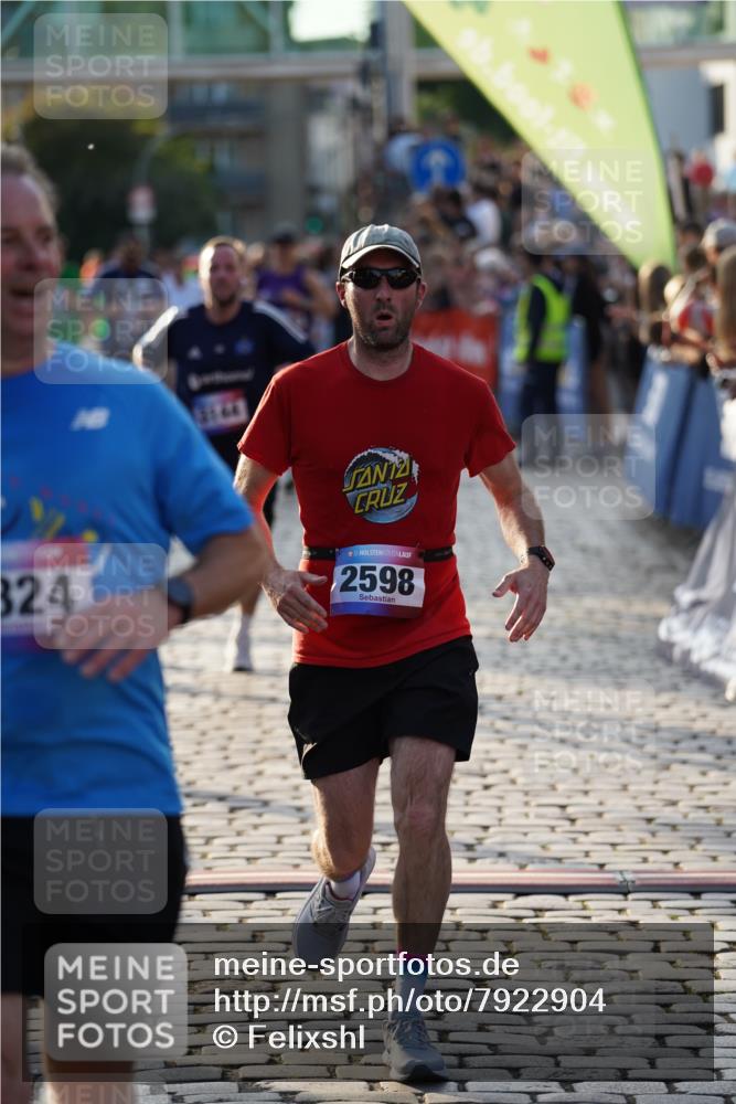 13.06.2025 - Holstenköstenlauf Felixshl http://msf.ph/oto/7922904 13.06.2025 19:50:47 Laufen 2598, 2724, 2824, 2926, 3016, 3144, 3582, 3595, 3627, 3796 meine-sportfotos.de