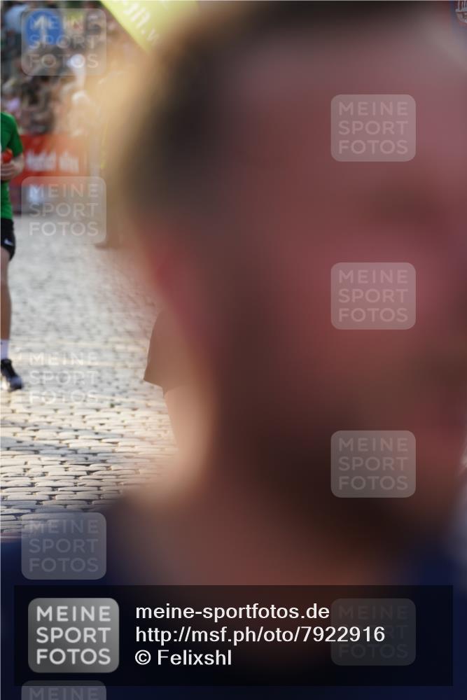 13.06.2025 - Holstenköstenlauf Felixshl http://msf.ph/oto/7922916 13.06.2025 19:50:53 Laufen 2003, 2724, 2835, 2926, 3120, 3144, 3582, 3595, 3627, 3796, 3928 meine-sportfotos.de