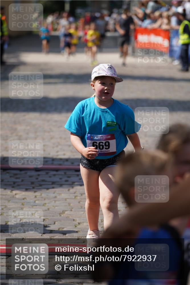 13.06.2025 - Holstenköstenlauf Felixshl http://msf.ph/oto/7922937 13.06.2025 15:39:37 Laufen 90, 668, 669 meine-sportfotos.de