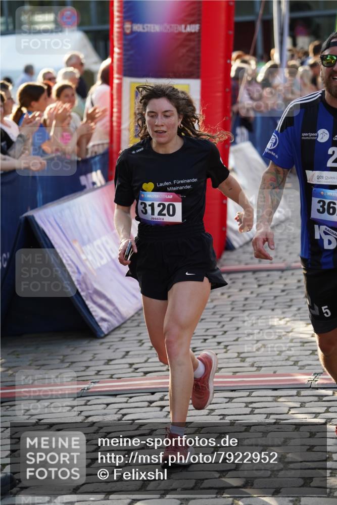 13.06.2025 - Holstenköstenlauf Felixshl http://msf.ph/oto/7922952 13.06.2025 19:51:00 Laufen 2003, 2158, 2674, 2698, 2739, 2835, 3081, 3120, 3221, 3621, 3928 meine-sportfotos.de