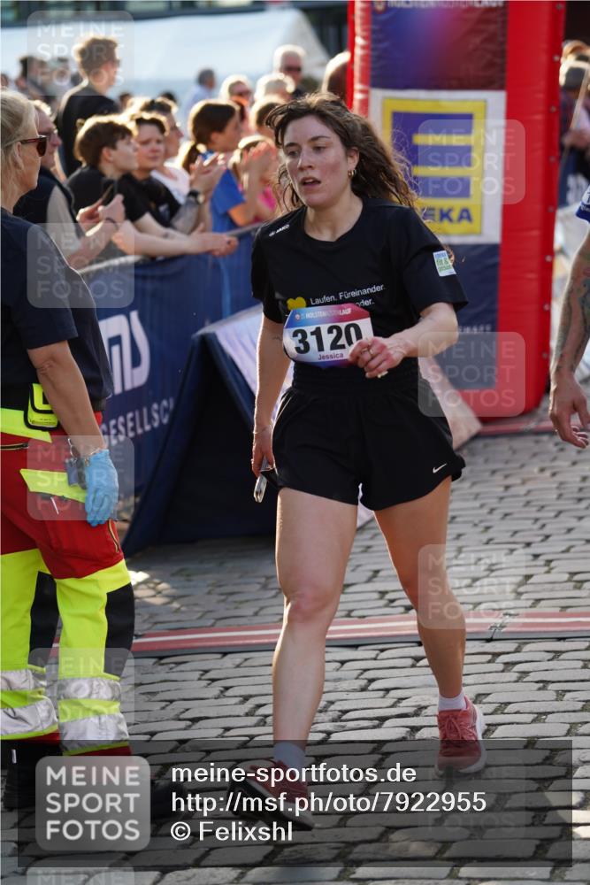 13.06.2025 - Holstenköstenlauf Felixshl http://msf.ph/oto/7922955 13.06.2025 19:51:00 Laufen 2003, 2158, 2674, 2698, 2739, 2835, 3081, 3120, 3221, 3621, 3928 meine-sportfotos.de