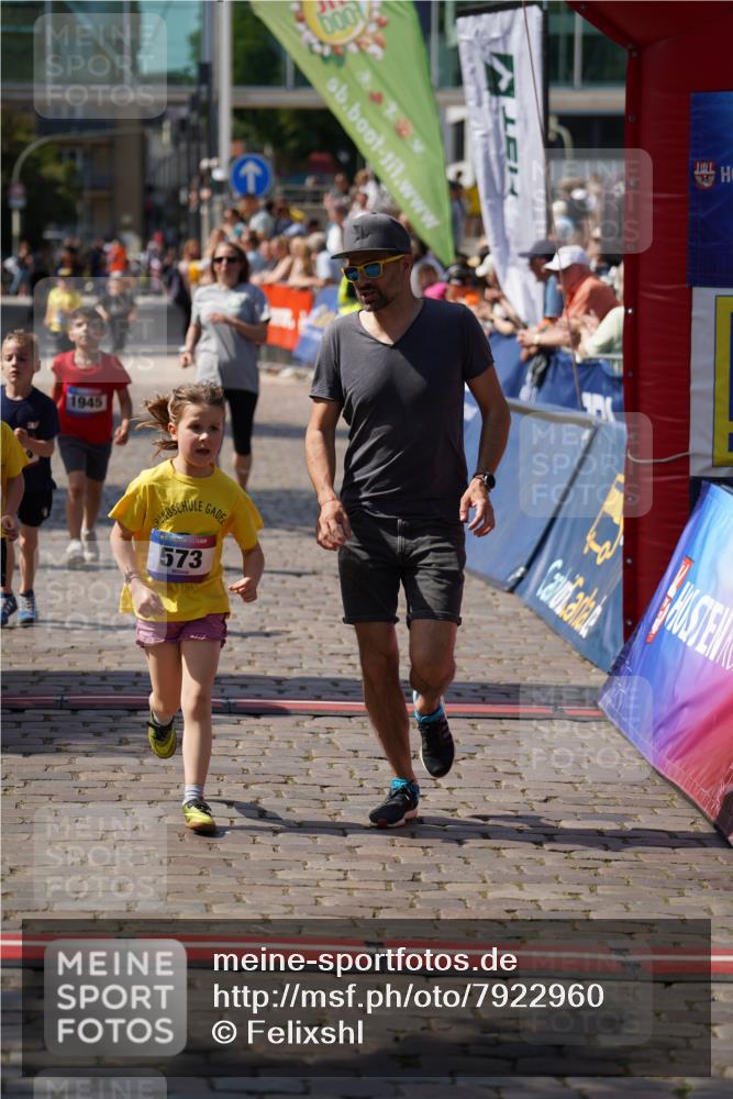 13.06.2025 - Holstenköstenlauf Felixshl http://msf.ph/oto/7922960 13.06.2025 15:39:49 Laufen 570, 573, 672, 680, 1294, 1945 meine-sportfotos.de