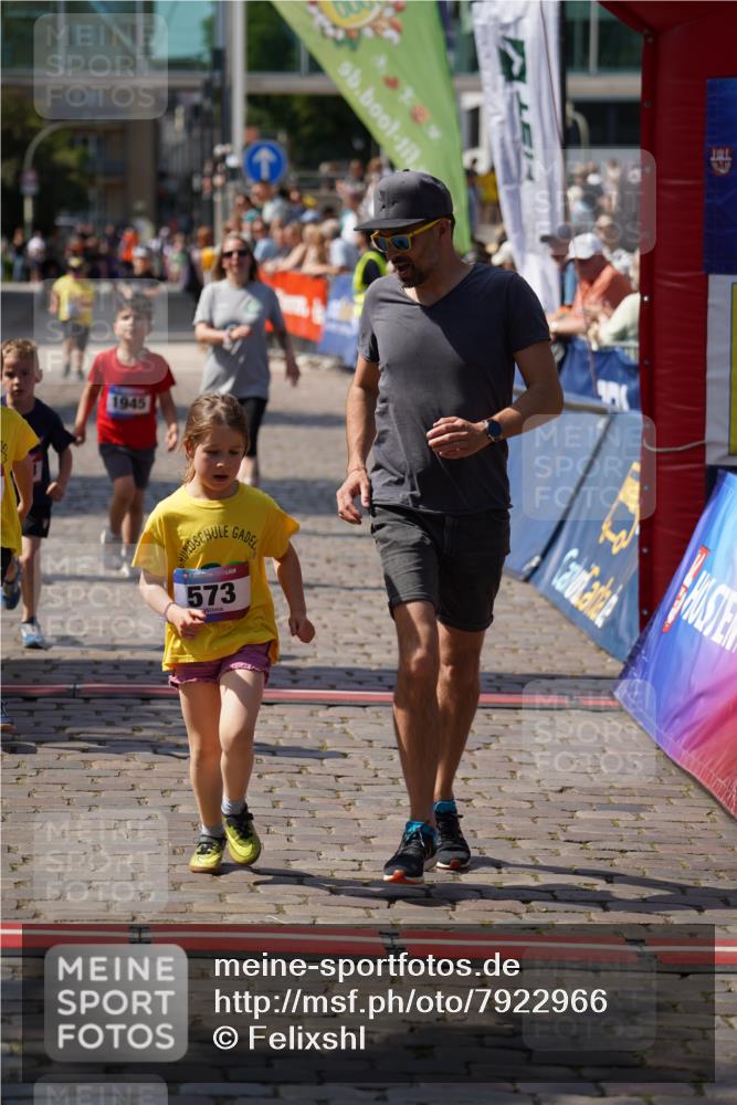 13.06.2025 - Holstenköstenlauf Felixshl http://msf.ph/oto/7922966 13.06.2025 15:39:49 Laufen 570, 573, 672, 680, 1294, 1945 meine-sportfotos.de